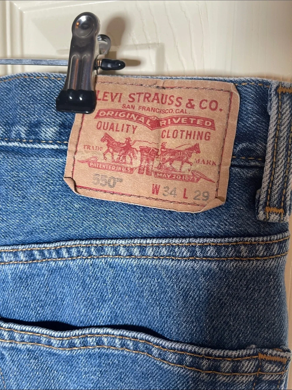 Levi's Men’s Blue Relaxed Jeans - Classic Back Pocket Design